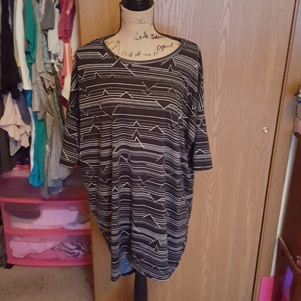 XL lularoe black and white irma. Like new